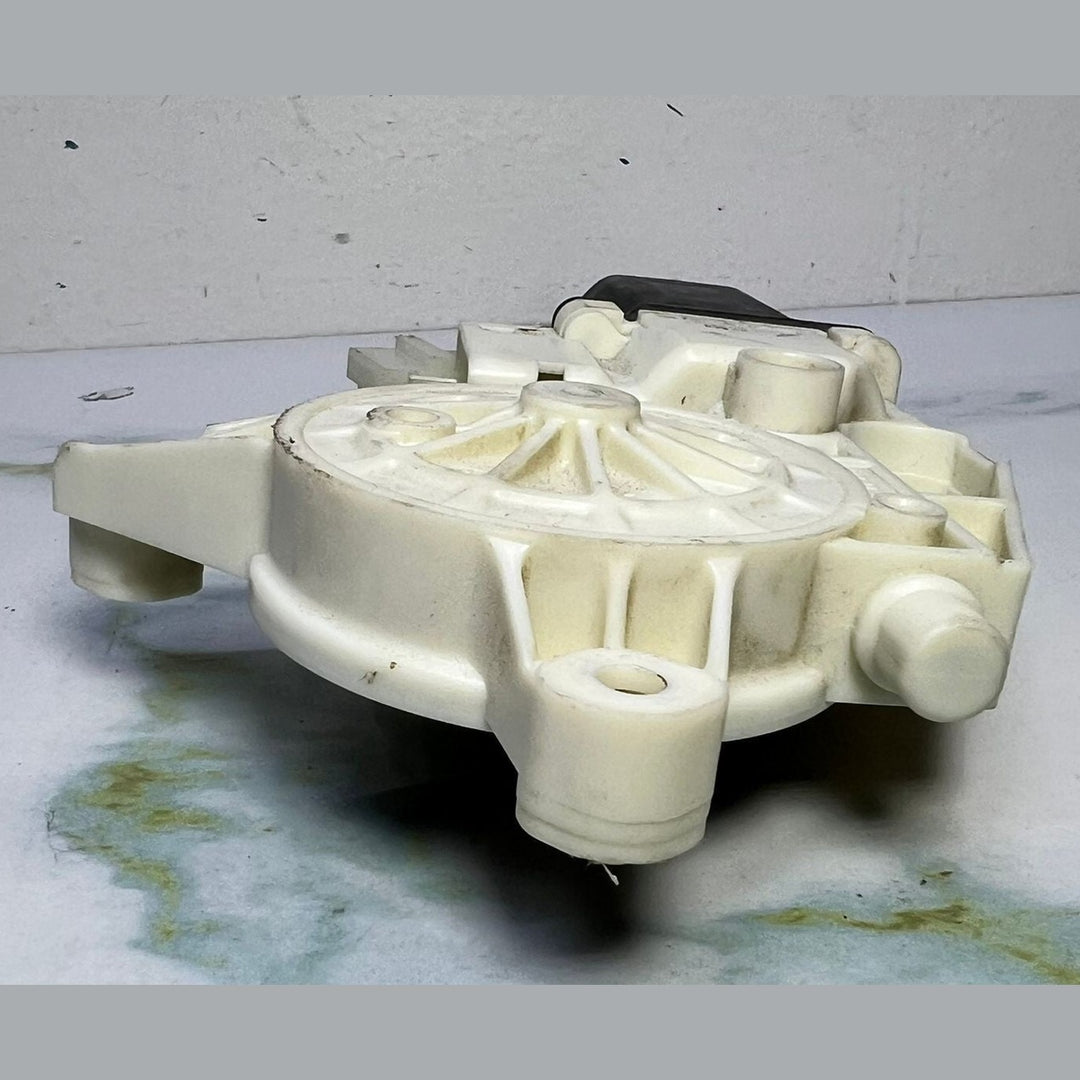 13-18 Mercedes-Benz W246 B-Class CLA Window Motor Front Right Side A246 9065200