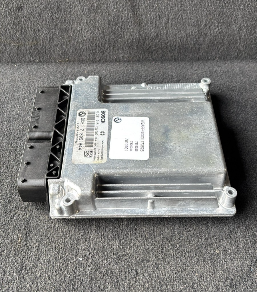 BMW X5 E70 E60 3.0L M57 ENGINE CONTROL UNIT MODULE DDE ECU  SET - 7809944