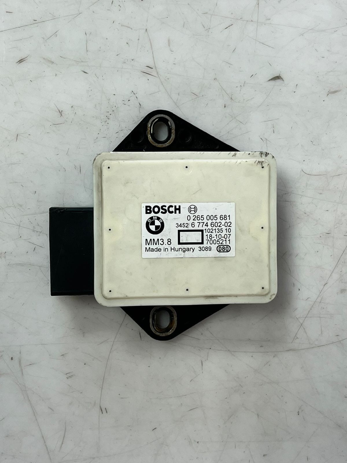 2008-2010 BMW 535i E60 E61 E63 E64 E90 528I 530XI X5 Yaw Rate Sensor 6774602 OEM