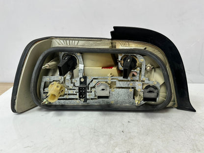 1994 BMW E36 318i 323i 325i 328i M3 REAR Tail Light LEFT RIGHT 8353272 8368337
