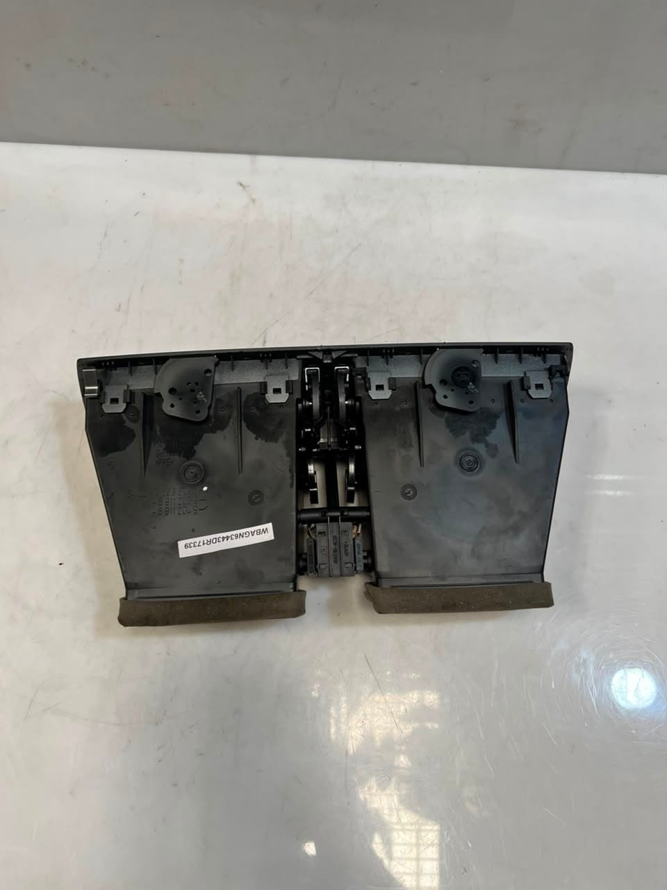 2005 BMW 7 Series E65 E66 745Li Center Dashboard AIR GRILLE Vent 8223599 OEM