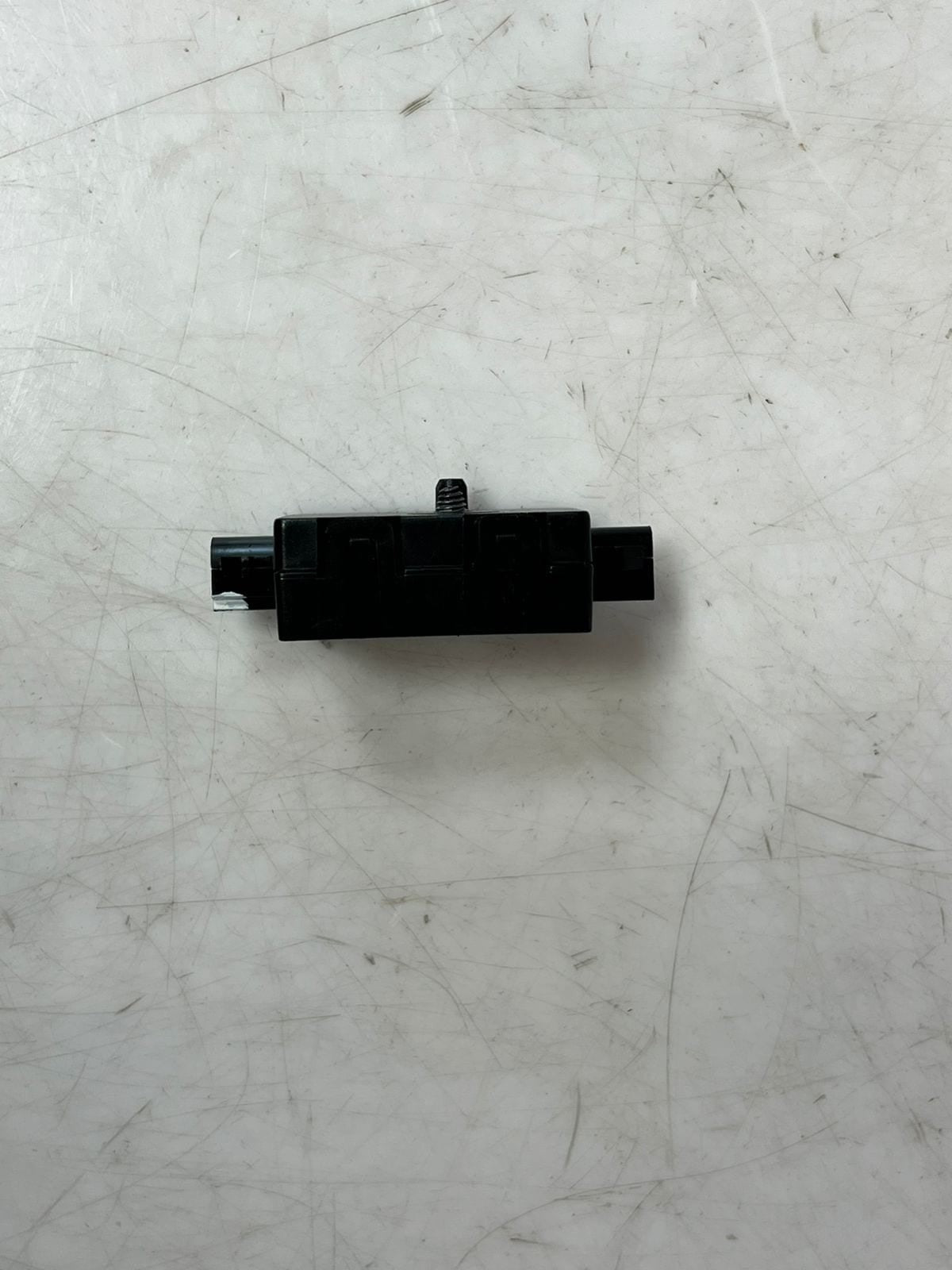 2016-2023 BMW M5 F90, G12, G30, and 530i Antenna Amplifier 9325724 OEM