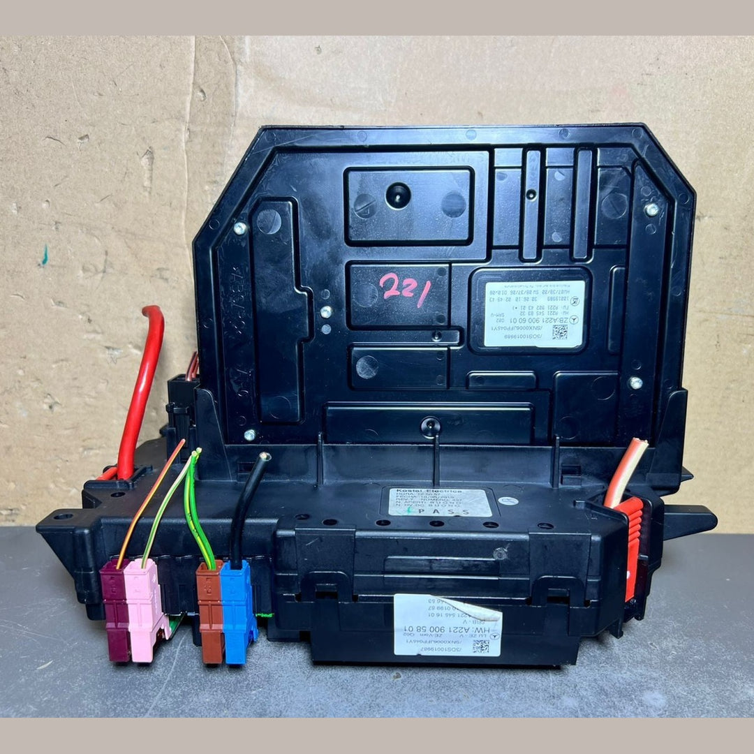 Mercedes W221 S-Class Front Fuse Relay Box SAM Control A221 9006001 A221 9005801