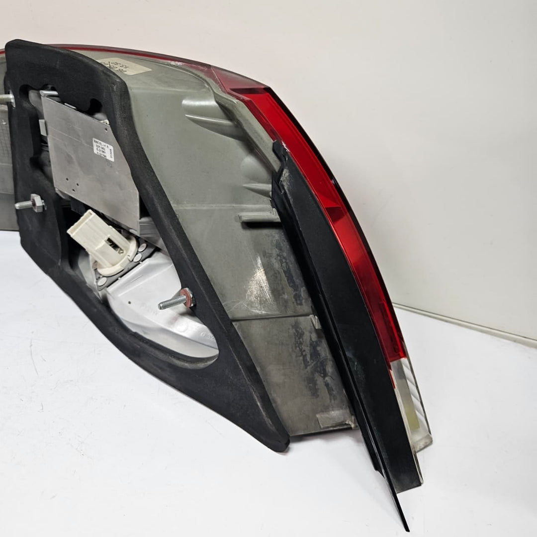 OEM BMW 7 Series E65 E66 Rear Taillight Rear Right Led 6937236
