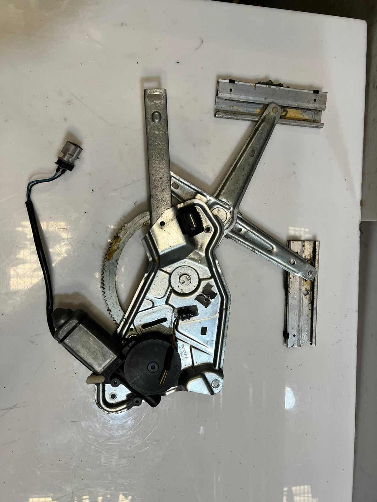 BMW 5 Series E34 Window Regulator Rear Left LIFTER Electric MOTOR 1944071 OEM