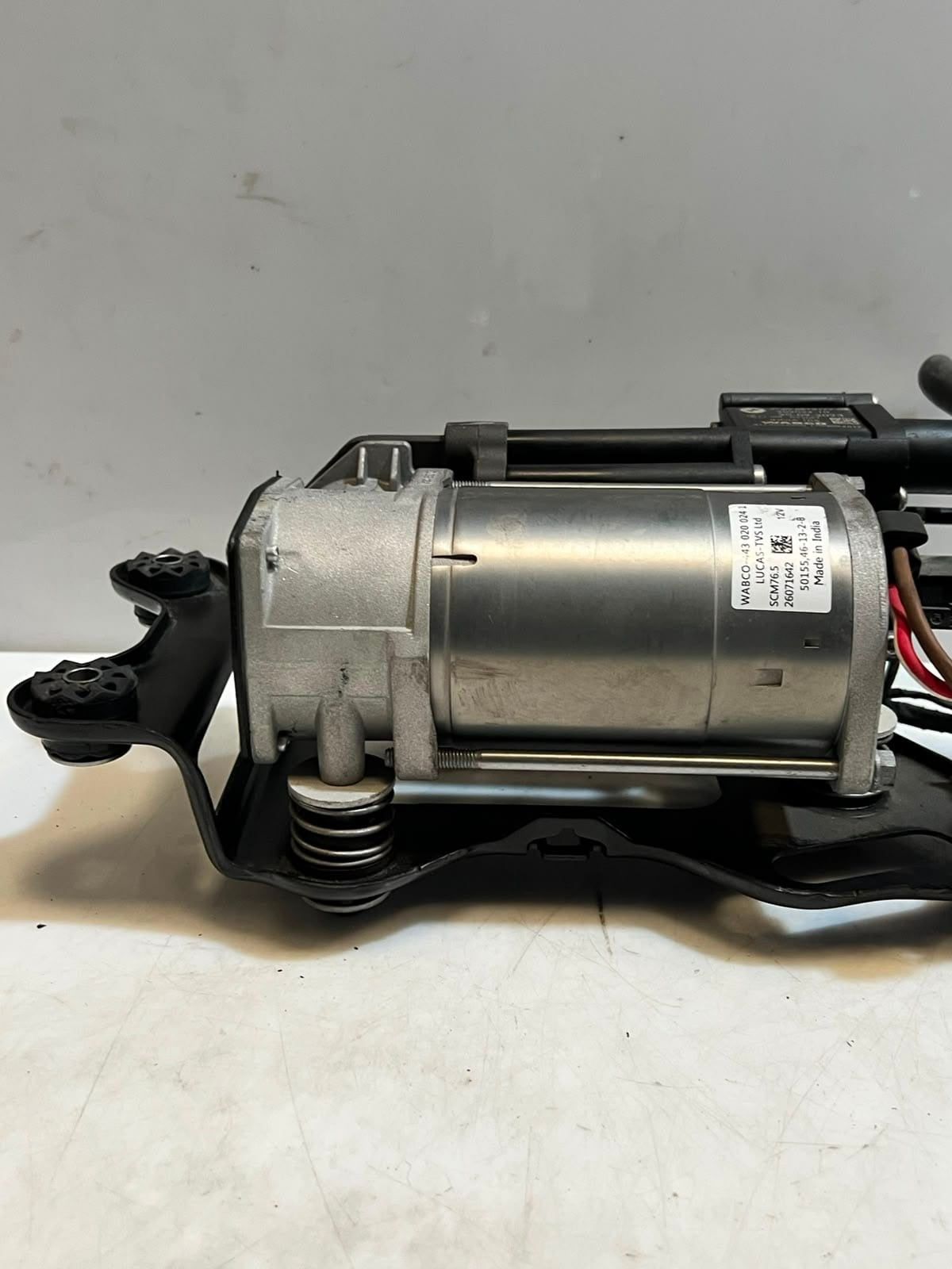 2015-2019 BMW X5 F15 F85 X6 F16 F86 Air Suspension Compressor Motor 6875177 OEM