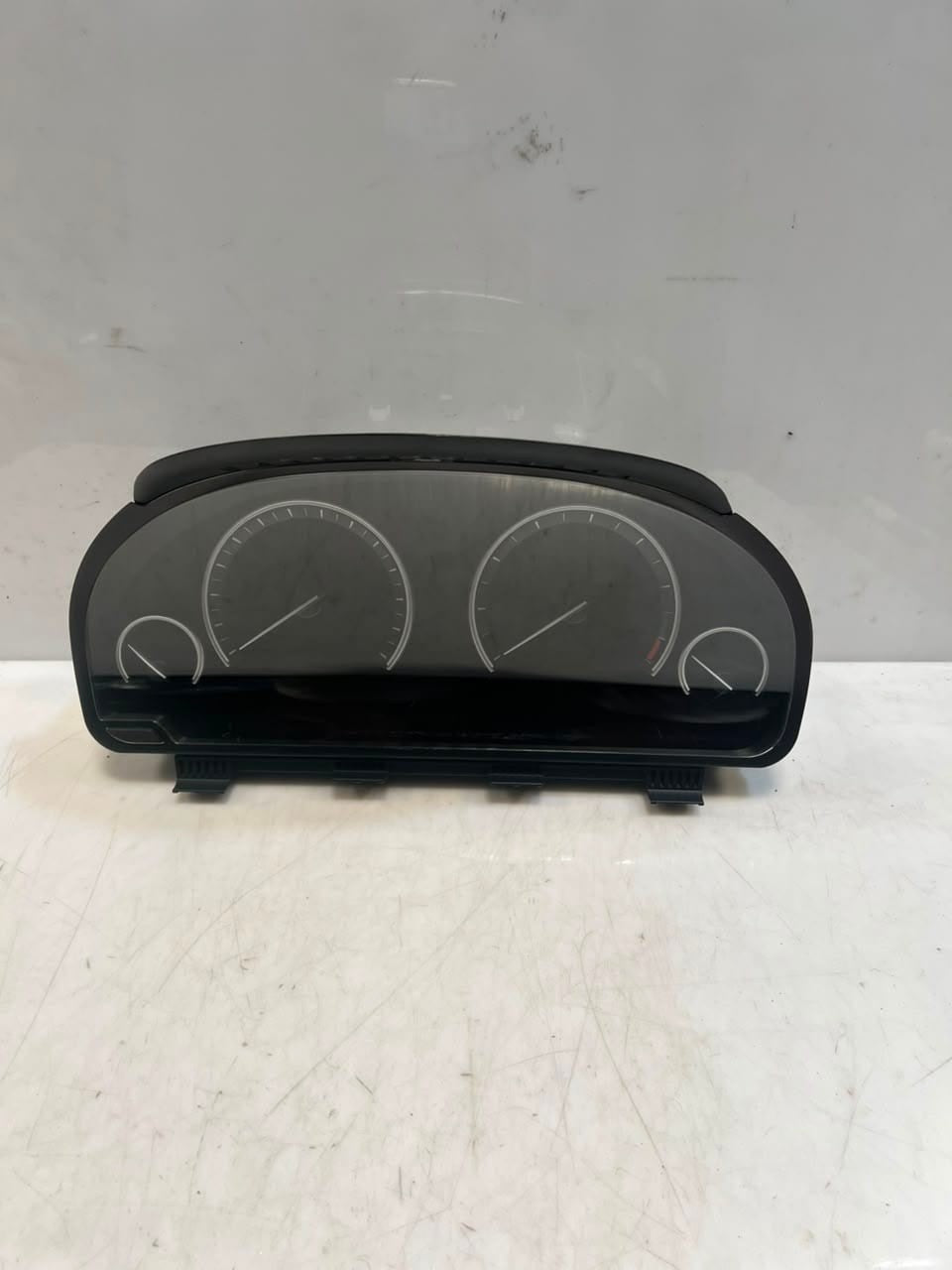 2010-2015 BMW 740i 7' F01, F02, F10 Instrument Cluster Speedometer Gauge 6805238
