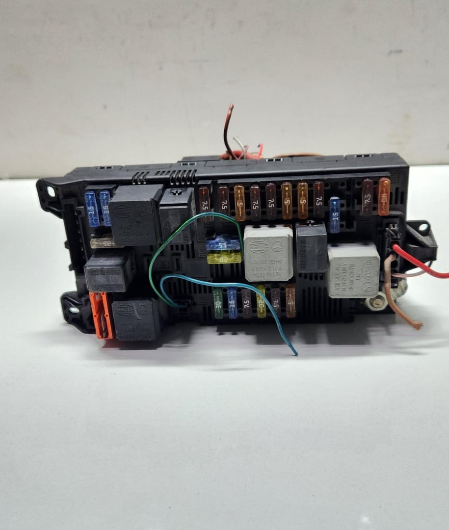 2004-2010 Mercedes-Benz CLS Fuse Relay Box SAM Module 2115458901 E-Class W211 