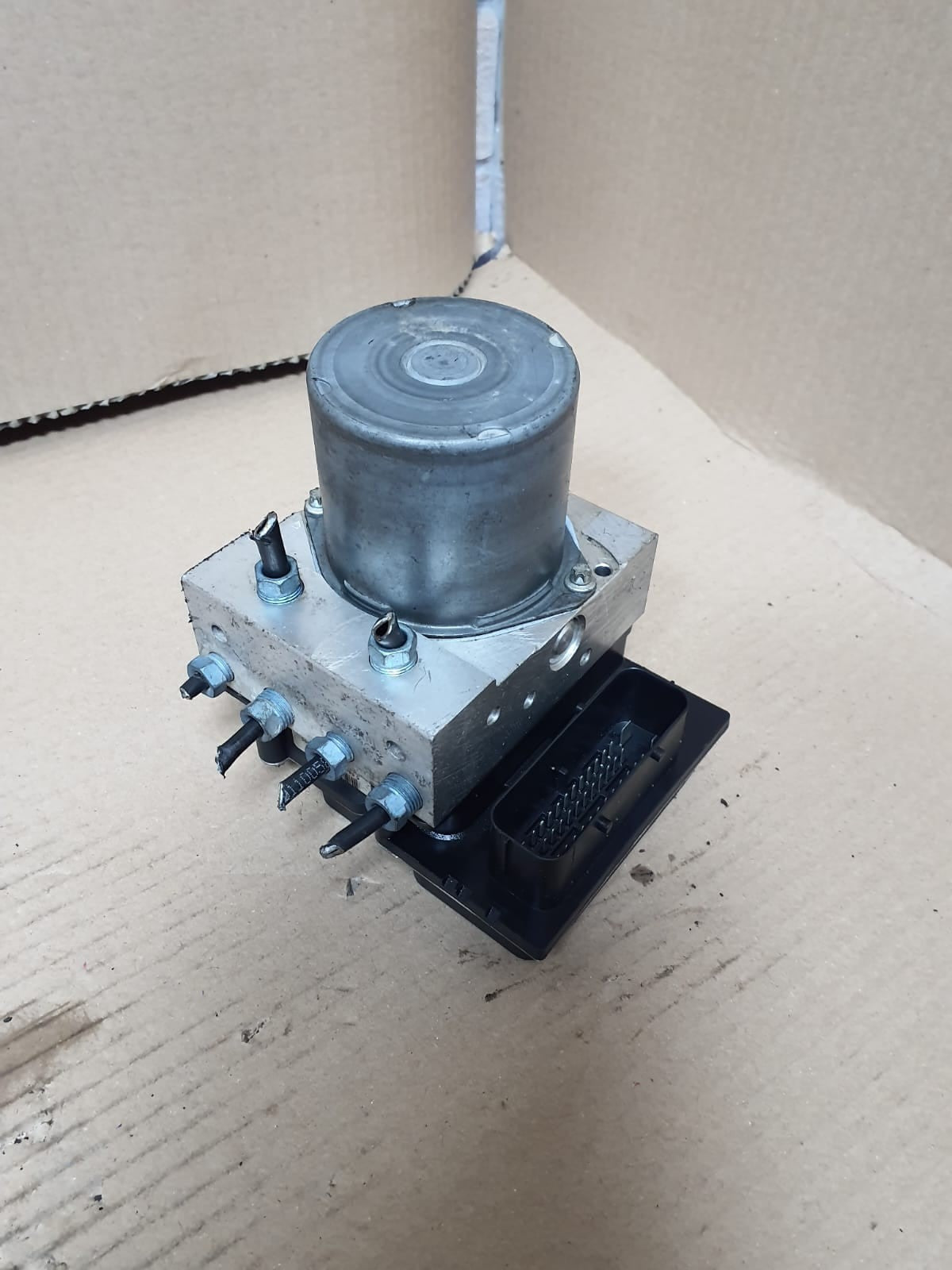 2010-2012 BMW X1 E84 2.0L Pre-LCI ABS Pump CONTROL UNIT 6850226-01 OEM