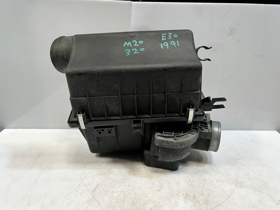 1991 BMW 5' 325e E30 M20 E28 E34 Mass Air Flow Sensor 0280202083 OEM