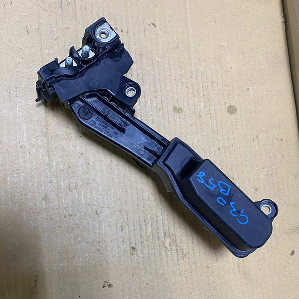 2017-2024 BMW 530i Battery Voltage Jump Start Terminal 9339827,540i, M5 G30, and