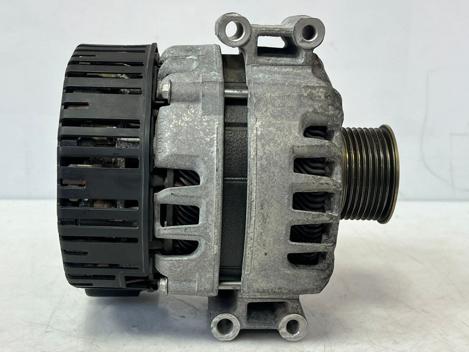BMW 3 Series F30 5 Series F10, and 7 Series Active Hybrid Alternator 7622372 OEM