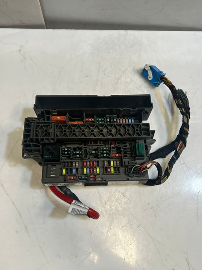 BMW Z4 E89 Sdrive18i Power Distribution Fuse Box Front Plastic Metal 9154971 OEM