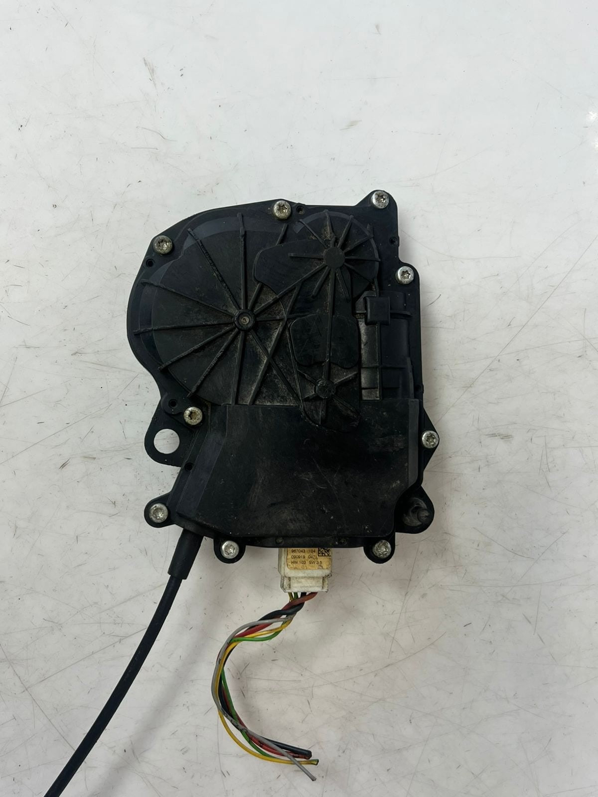 2010 BMW 550i F07 5 Series GT Trunk Lid Soft Close Actuator Motor 4329789 OEM
