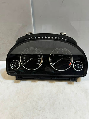 2010-2013 BMW 5 Series F10 F11 520i 523i SPEEDOMETER Instrument Cluster 9280477