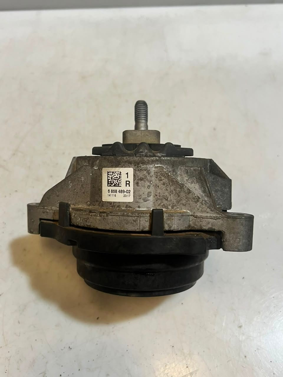 2013-2016 BMW X3 F25 X4 F26 2.0L Engine Mount Left 6868489 OEM