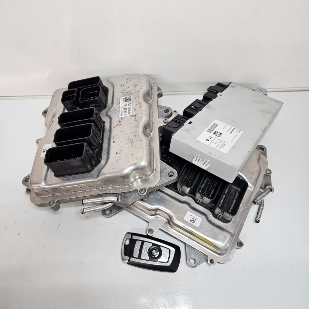 8636967-2014-2018 BMW X6 F16 N63 Engine Control Module ECU DME Key Set