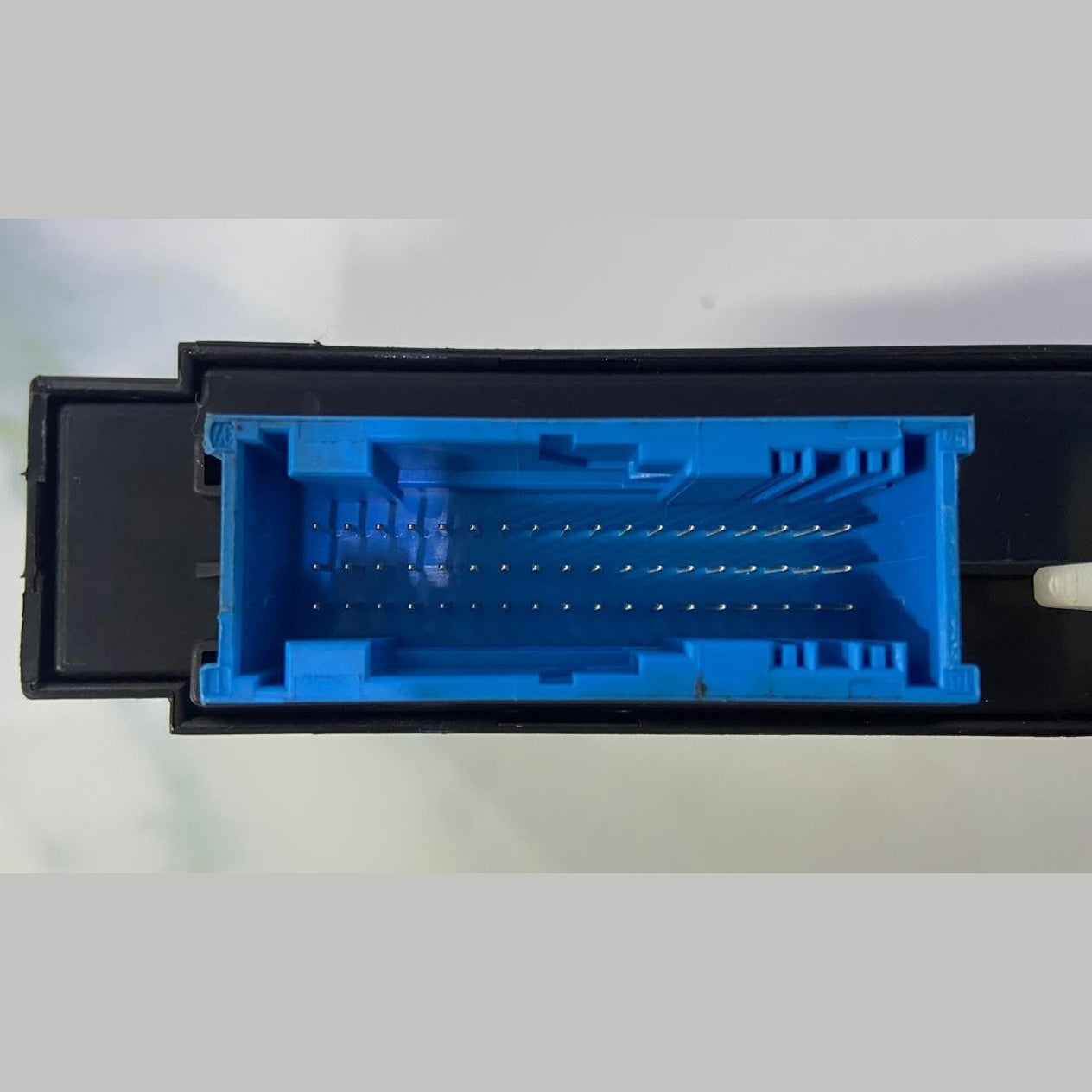 OEM BMW 5 6 series F06 F10 F12 ECU JUNCTION BOX FOR ELECTRONICS 9284283