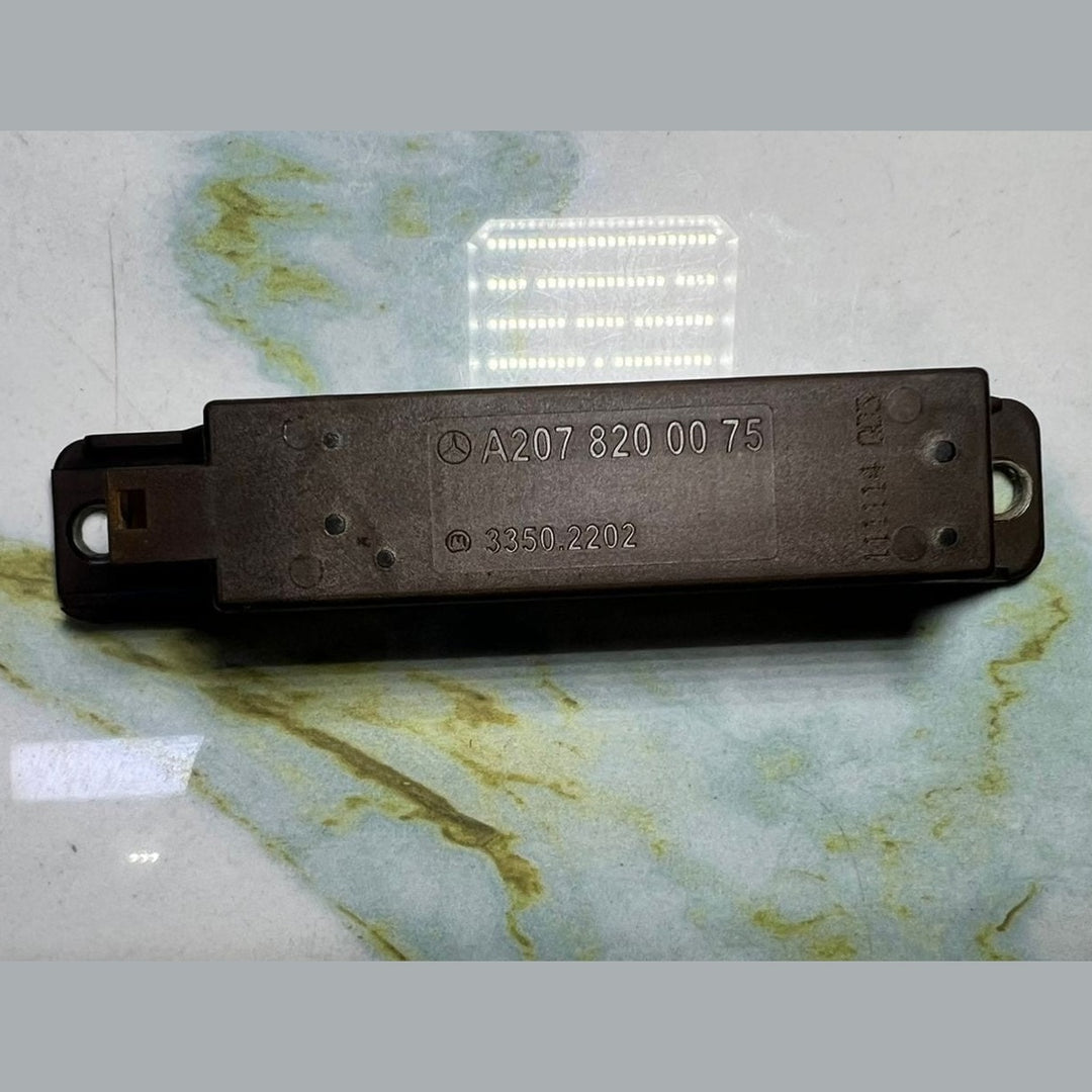 08-14 Mercedes-Benz C300 Keyless Entry Antenna Sensor A2078200075 W204 C-Class