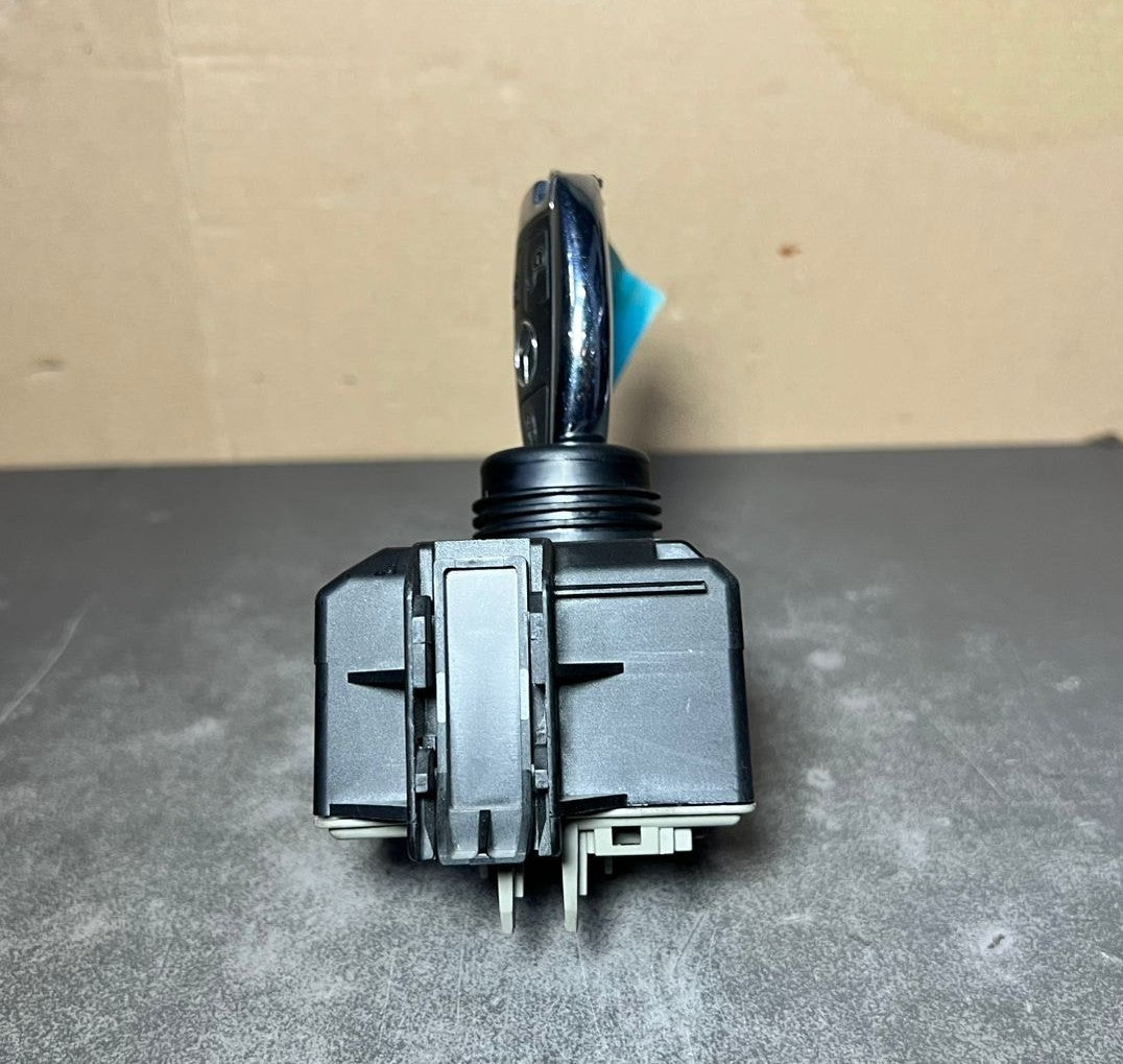 10-16 Mercedes CLS550 W218 Ignition Switch Module Unit W/key A2129056601 OEM