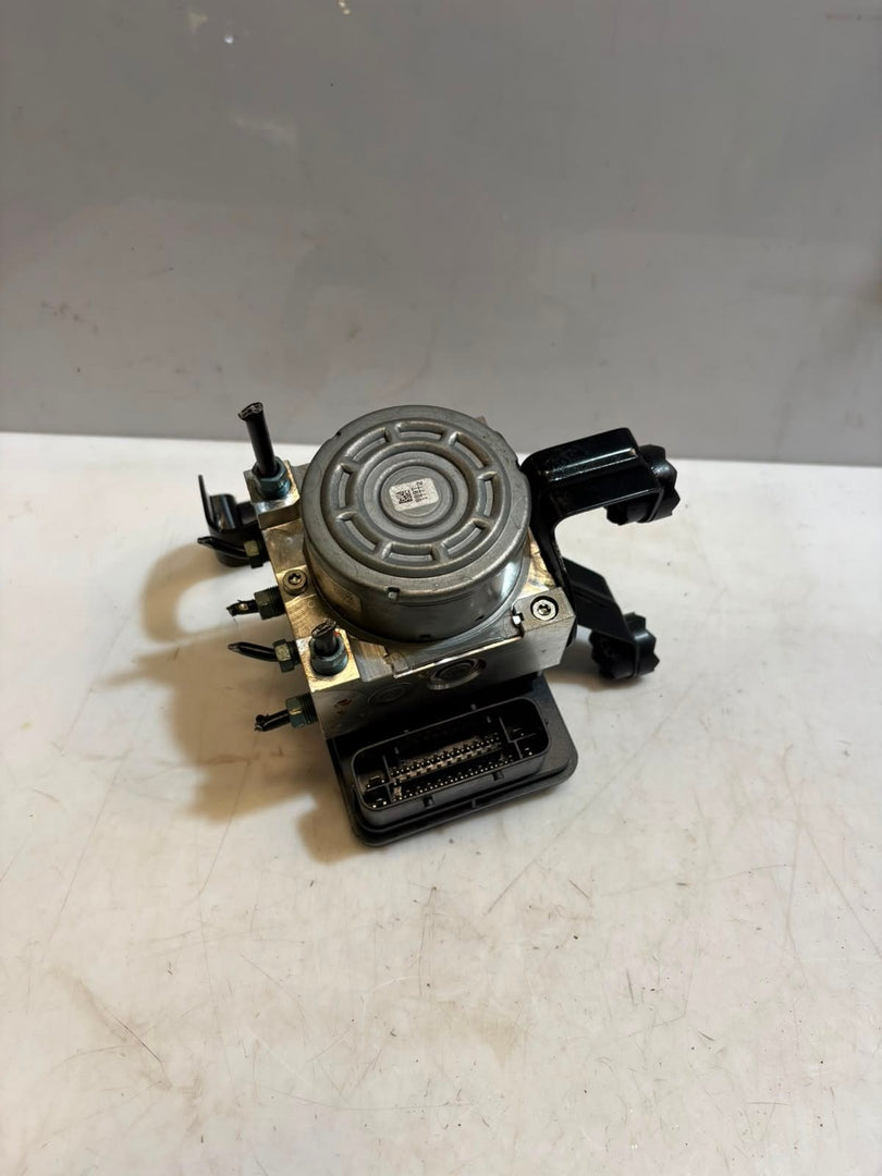 BMW 3 SERIES F30 F31 F20 Abs Anti Lock Brake Module & Pump 6887510