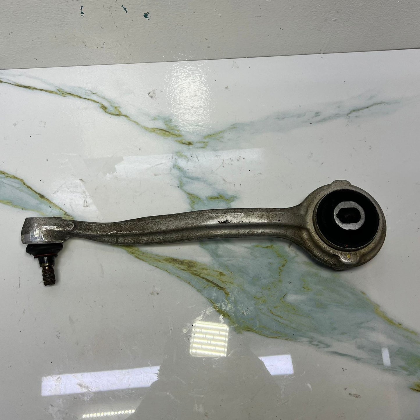 08-14 Mercedes W207 E350 C300 C350 Front Left Side Suspension Upper Control Arm