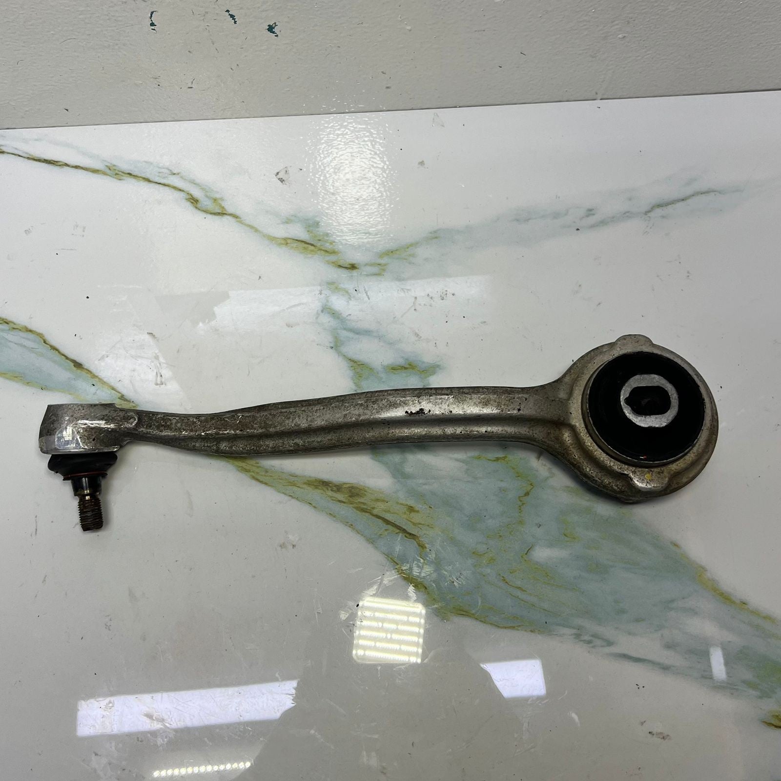 08-14 Mercedes W207 E350 C300 C350 Front Left Side Suspension Upper Control Arm