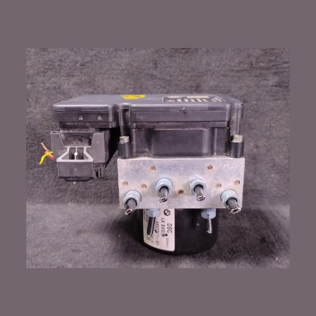BMW F30 ABS ANTI LOCK BREAKING SYSTEM ABS PUMP CONTROL UNIT   6857324