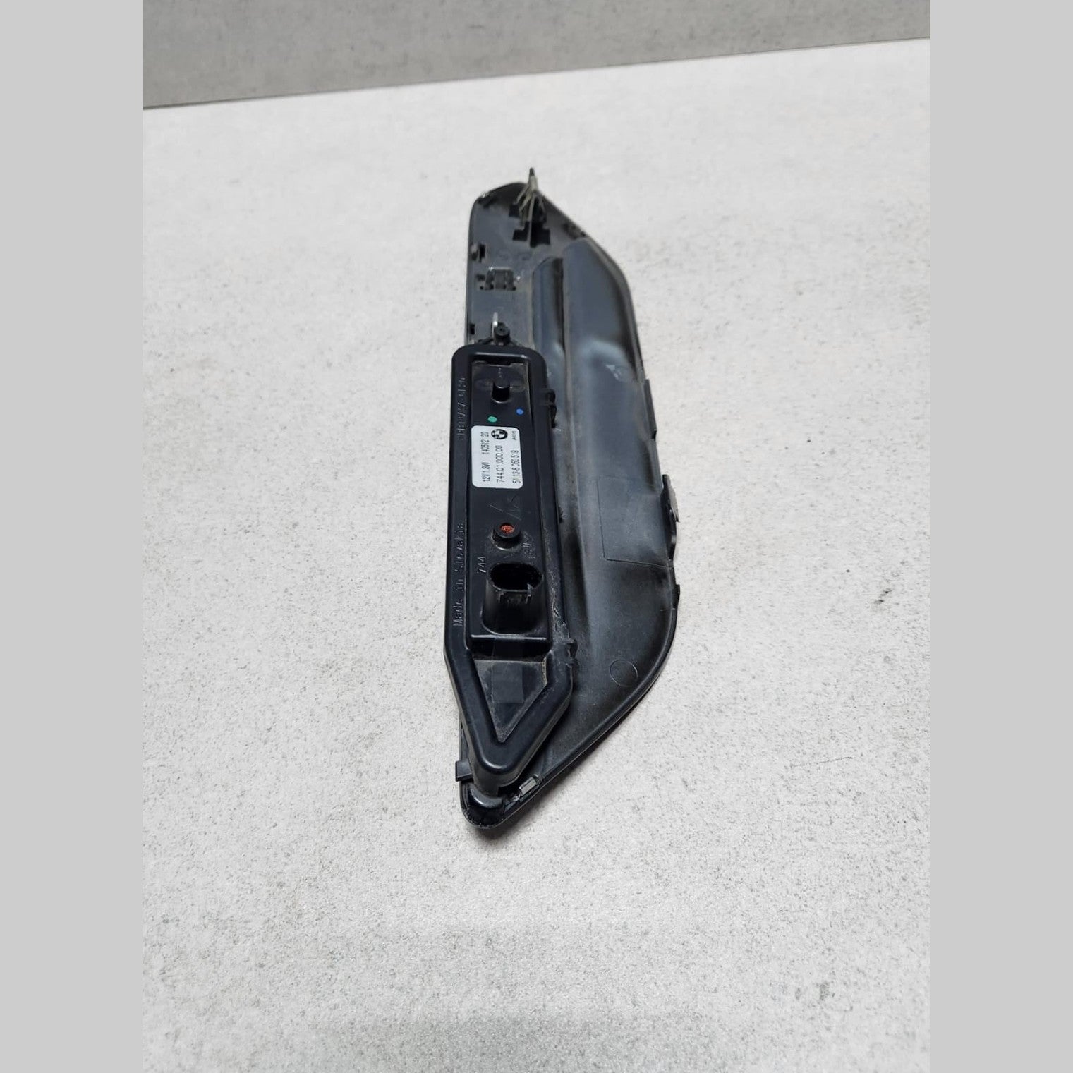 2012-2018 BMW M6 Front Fender Side Marker Light 8050519 M6 F06 F12 F13