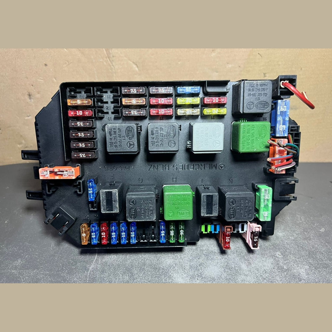 Mercedes W221 S-Class Front Fuse Relay Box SAM Control A221 5404550  2215401001