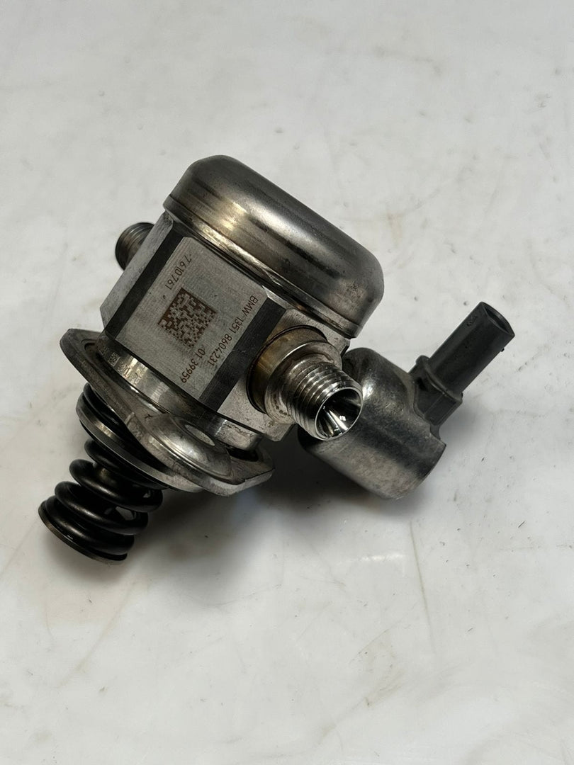 2013 BMW 135i F20 F22 F30 F31 F32 F10 F11 E84 High Pressure Fuel Pump 8604231