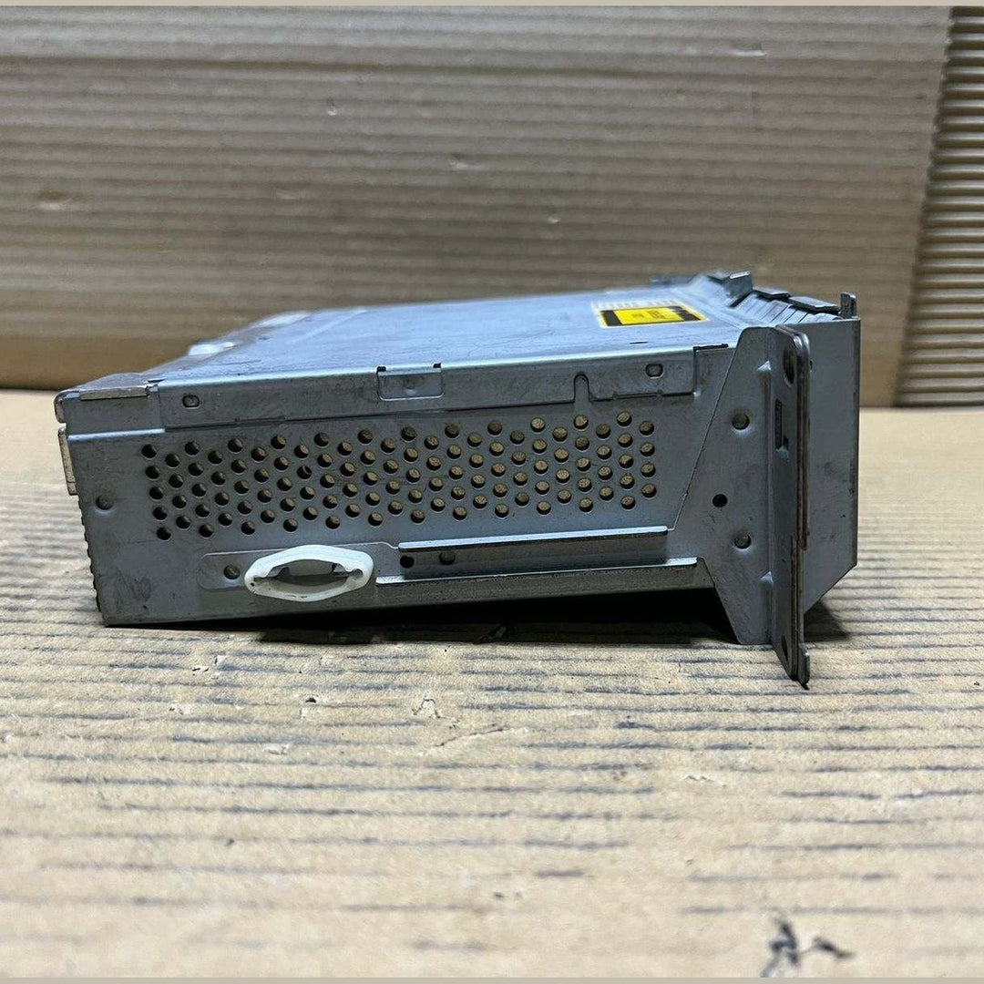 2004-2007 BMW 525i Cd Player 6983843 E60 E61 E63 E64 5 Series 6 Series M5 M6