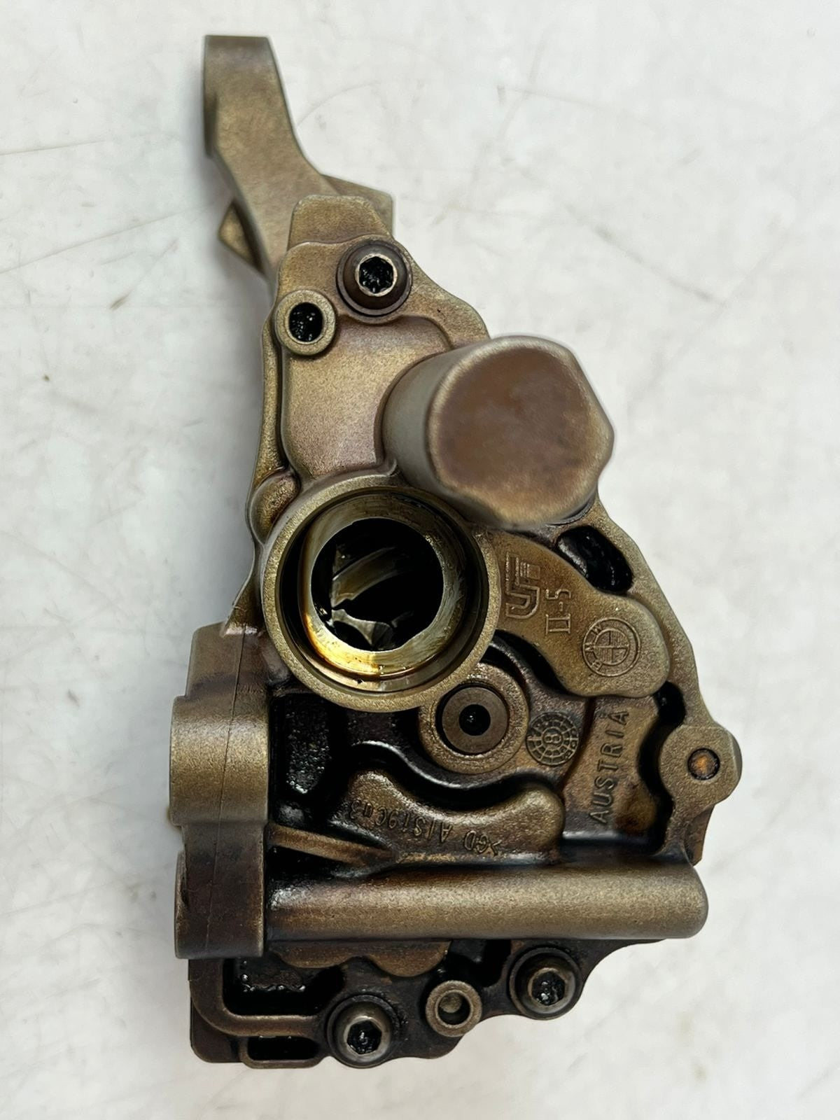 2007-2013 BMW 328i E90 E91 E60 E66 E93 335i 525xi Engine Oil Pump 7545939 OEM