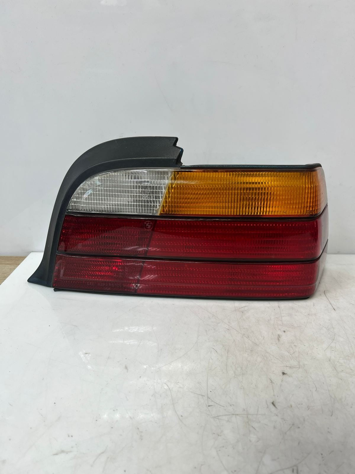 1994 BMW E36 318i 323i 325i 328i M3 REAR Tail Light LEFT RIGHT 8353272 8368337