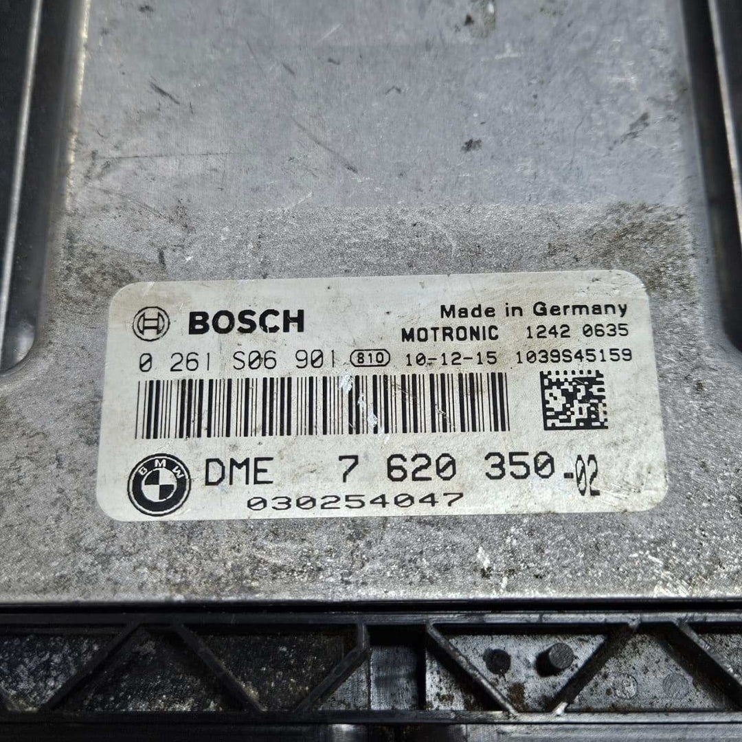 2012-2013 BMW 118i E90 N46 Engine Control Unit DME ECU KEY SET 7620350