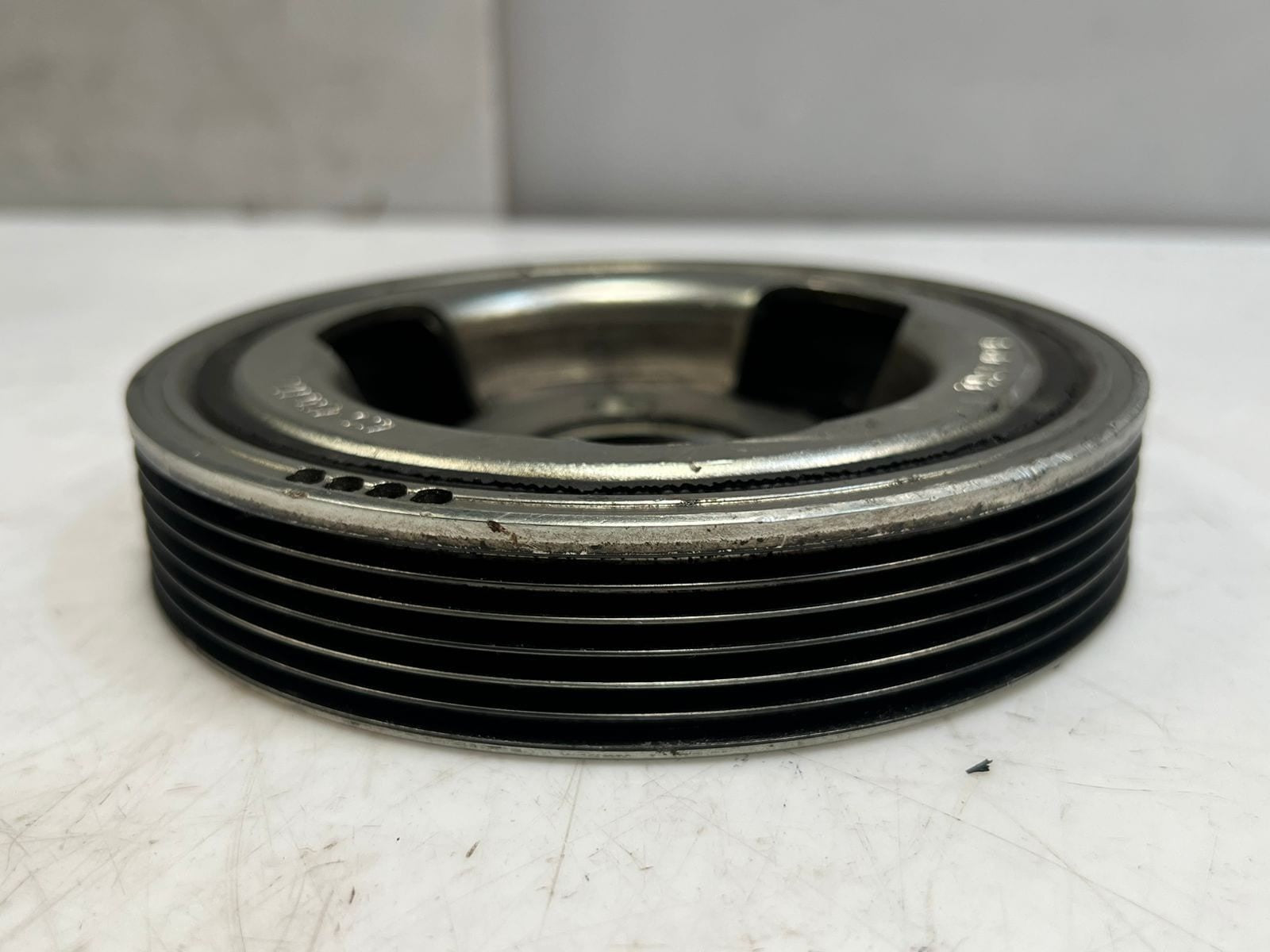 BMW 1 3 Series F30 F31 F35 F20 F21 Engine Crankshaft vibration Pulley 7638551 