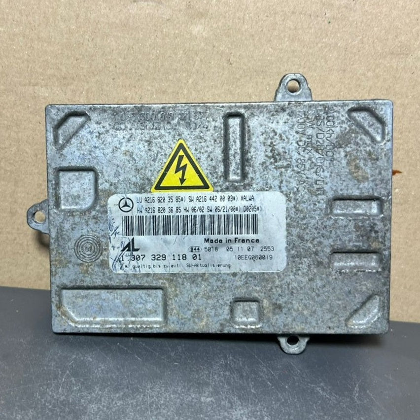 Mercedes Benz W221 Xenon Light Headlight Control Module Unit A216 8203585 OEM