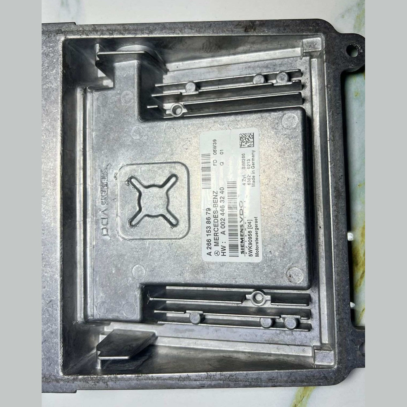 Mercedes-Benz Engine Control Module A 266 153 86 79