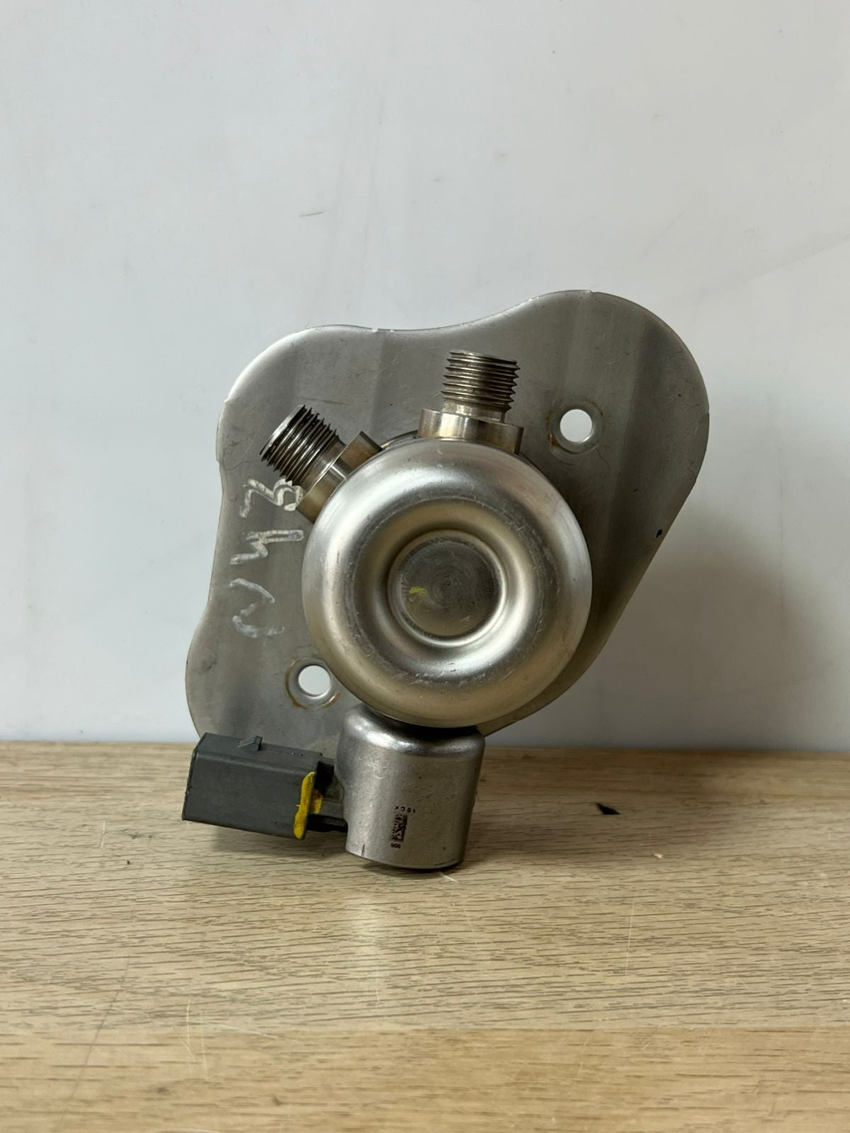 BMW High Pressure Fuel Pump 7562473 E60 E90 E81 E87 E88 E91 E92 E93 N43 1.6 2.0