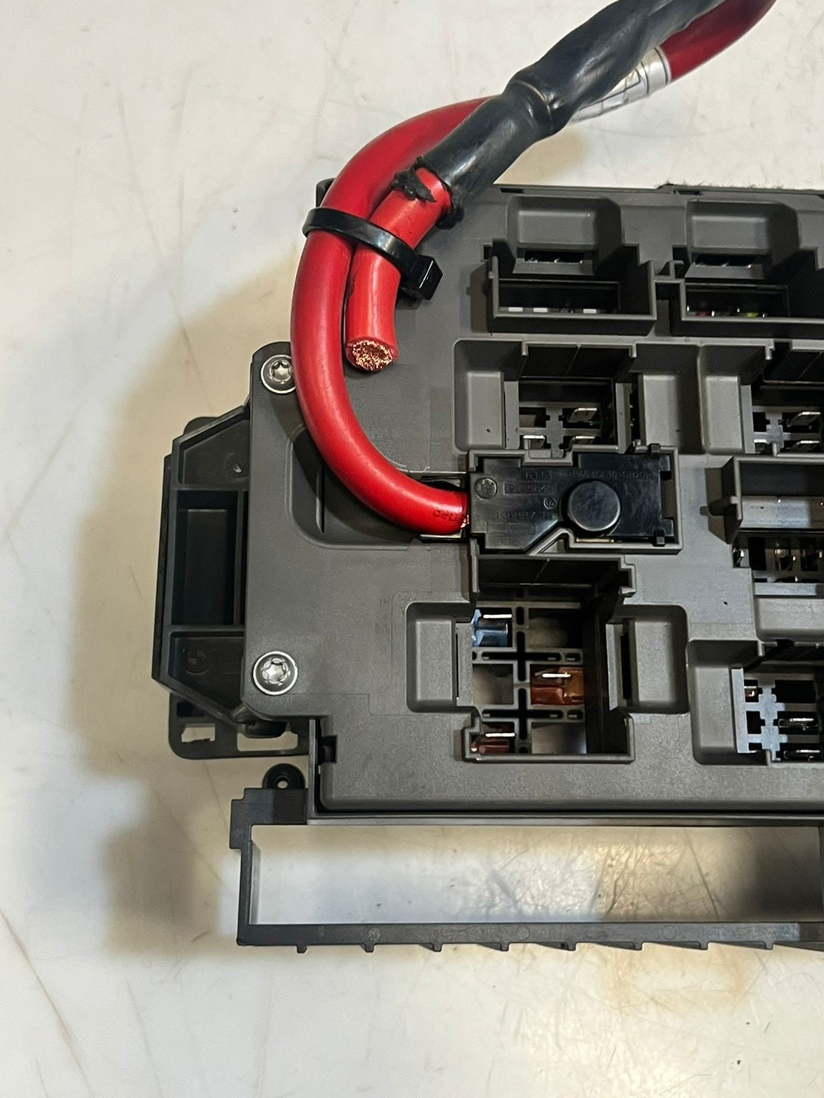 BMW Z4 E89 Sdrive18i Power Distribution Fuse Box Front Plastic Metal 9154971 OEM