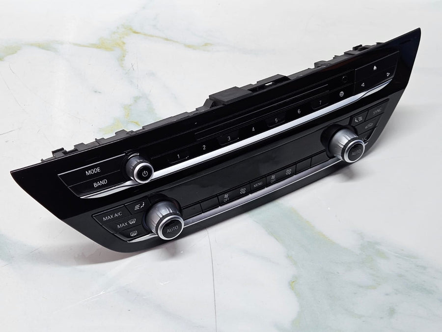2017-18 BMW 540i G30 G31 Front Dash AC Heater Climate Control Unit Panel 6834429