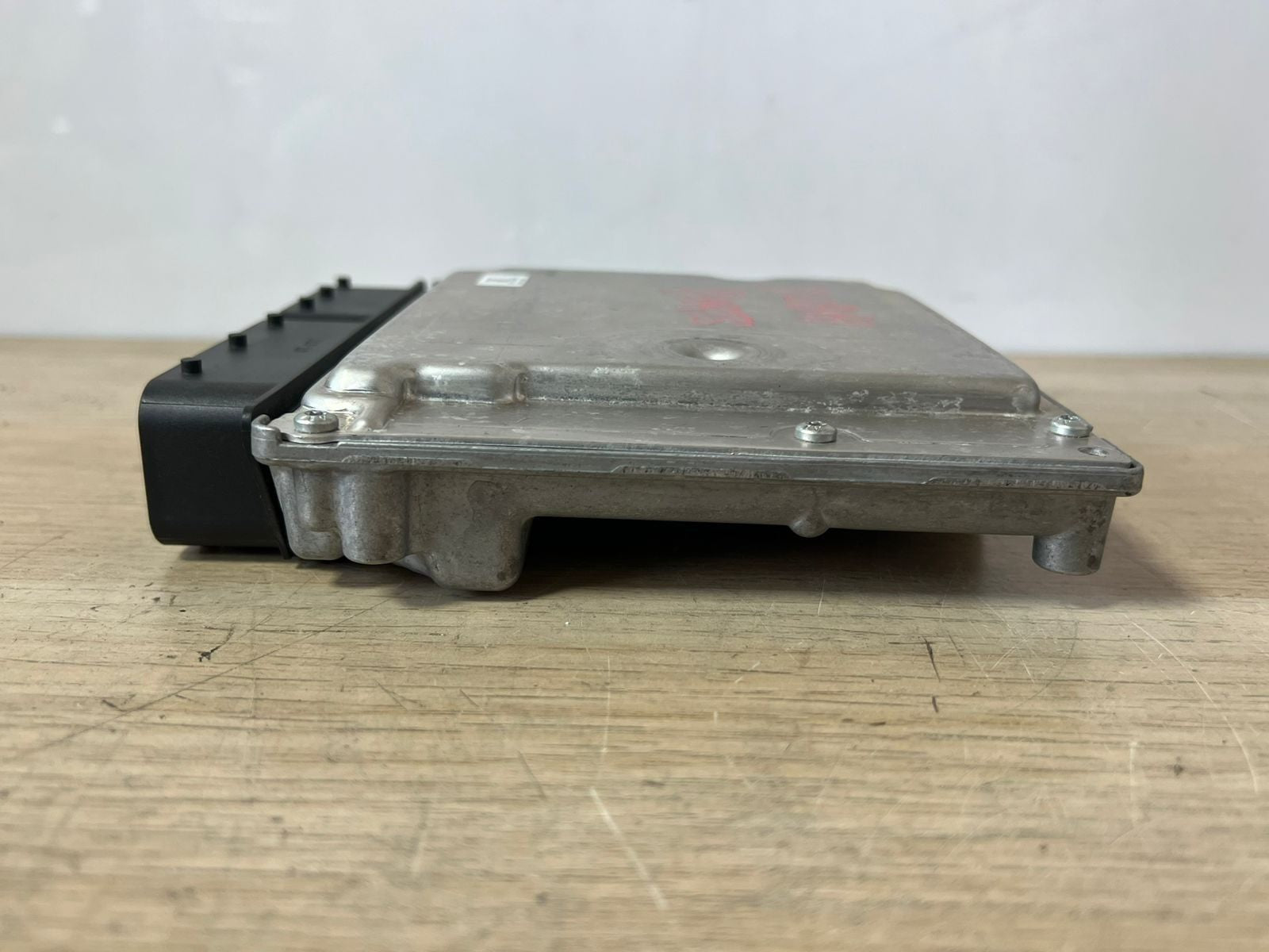 2010 BMW 118D E81 E87 E88 N47D20 Motor Control Module ECM 0281016925 8510592