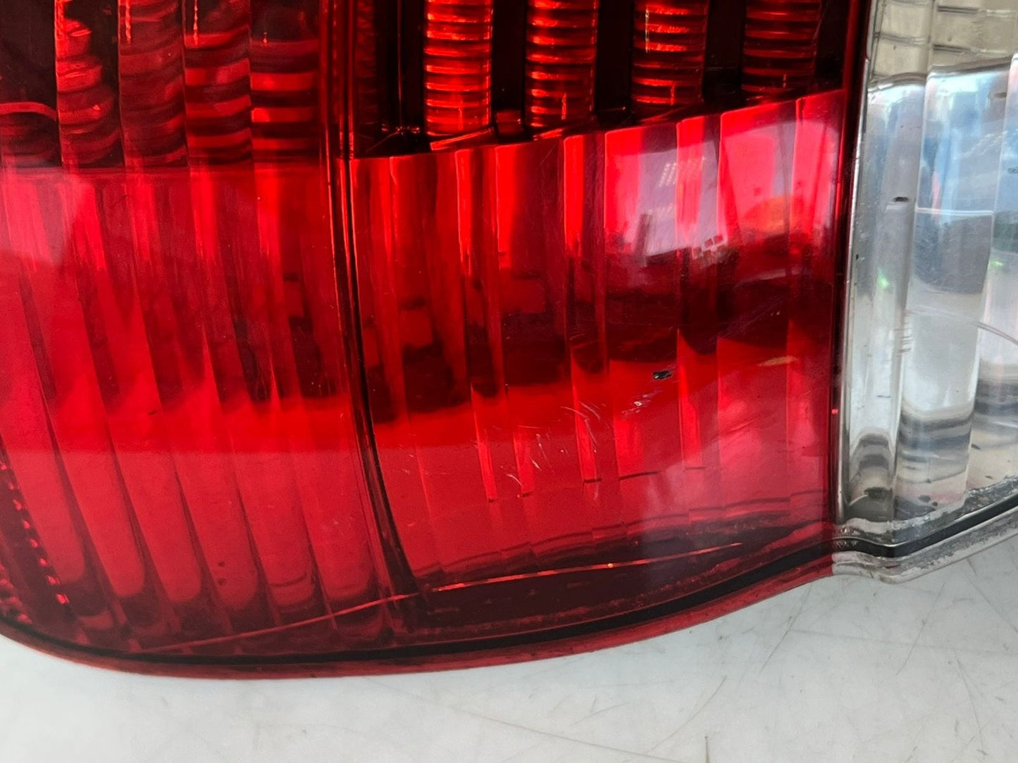 2001 BMW 530i 5 Series E39 sedan RIGHT SIDE Tail Light Assembly 6902528 OEM