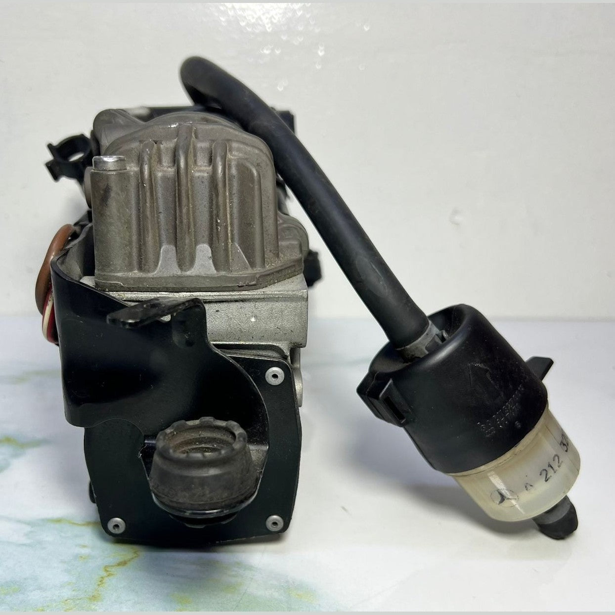 2012 Mercedes-Benz E300 Air Suspension Compressor A2123200104 W212 and W218