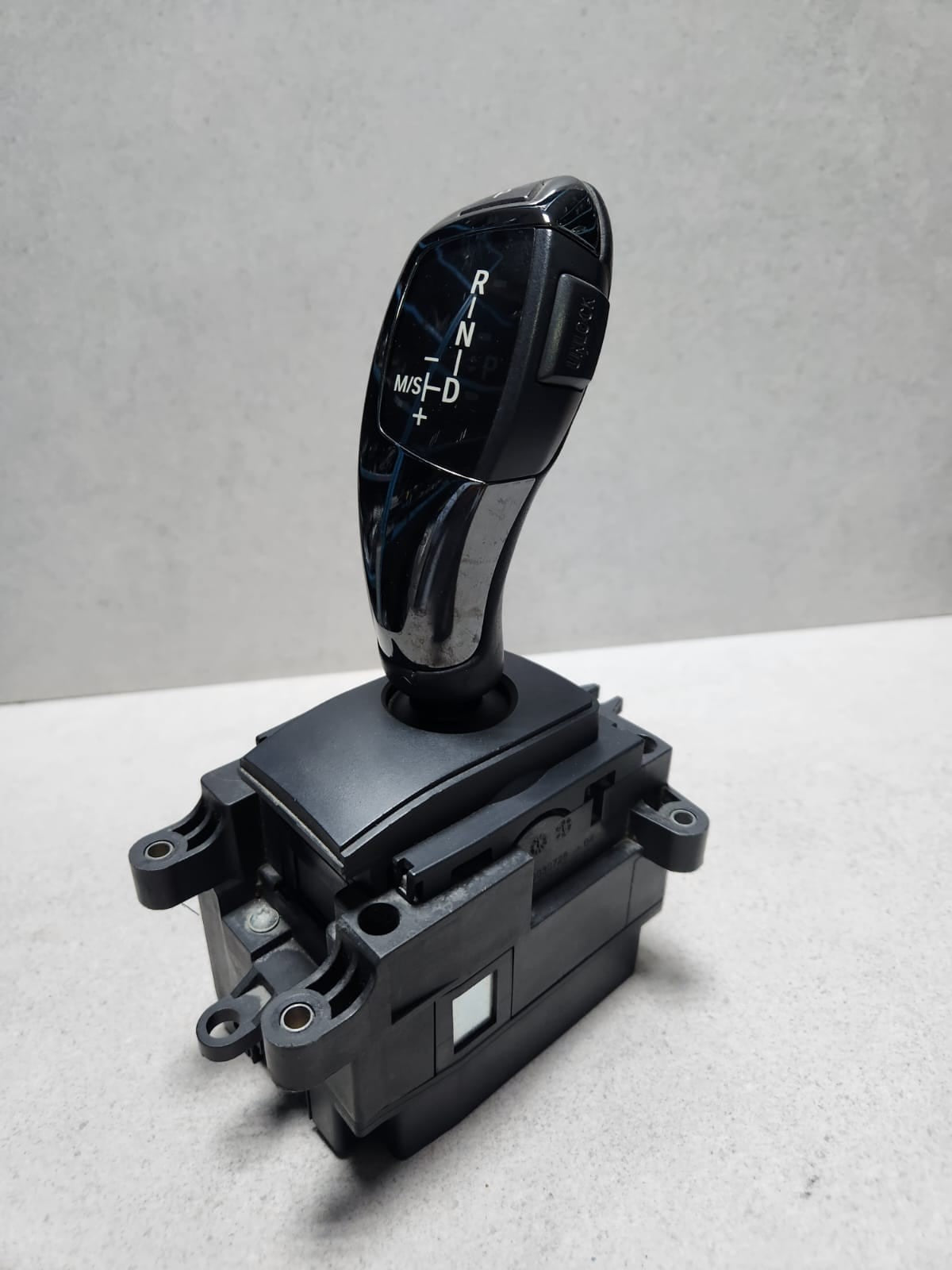 BMW Gear Selector Switch 9218104 5 Series F10 and 7 Series F01 F02 F03 RHD 
