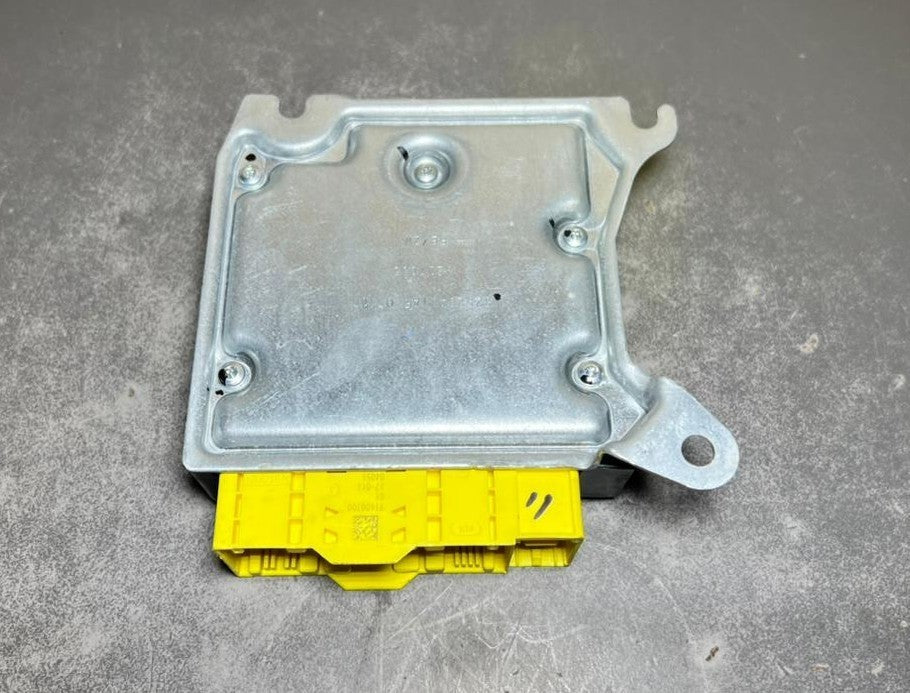 14-18 Mercedes W205 GLC SRS Safety Restraint Control Module A205 9009627 OEM