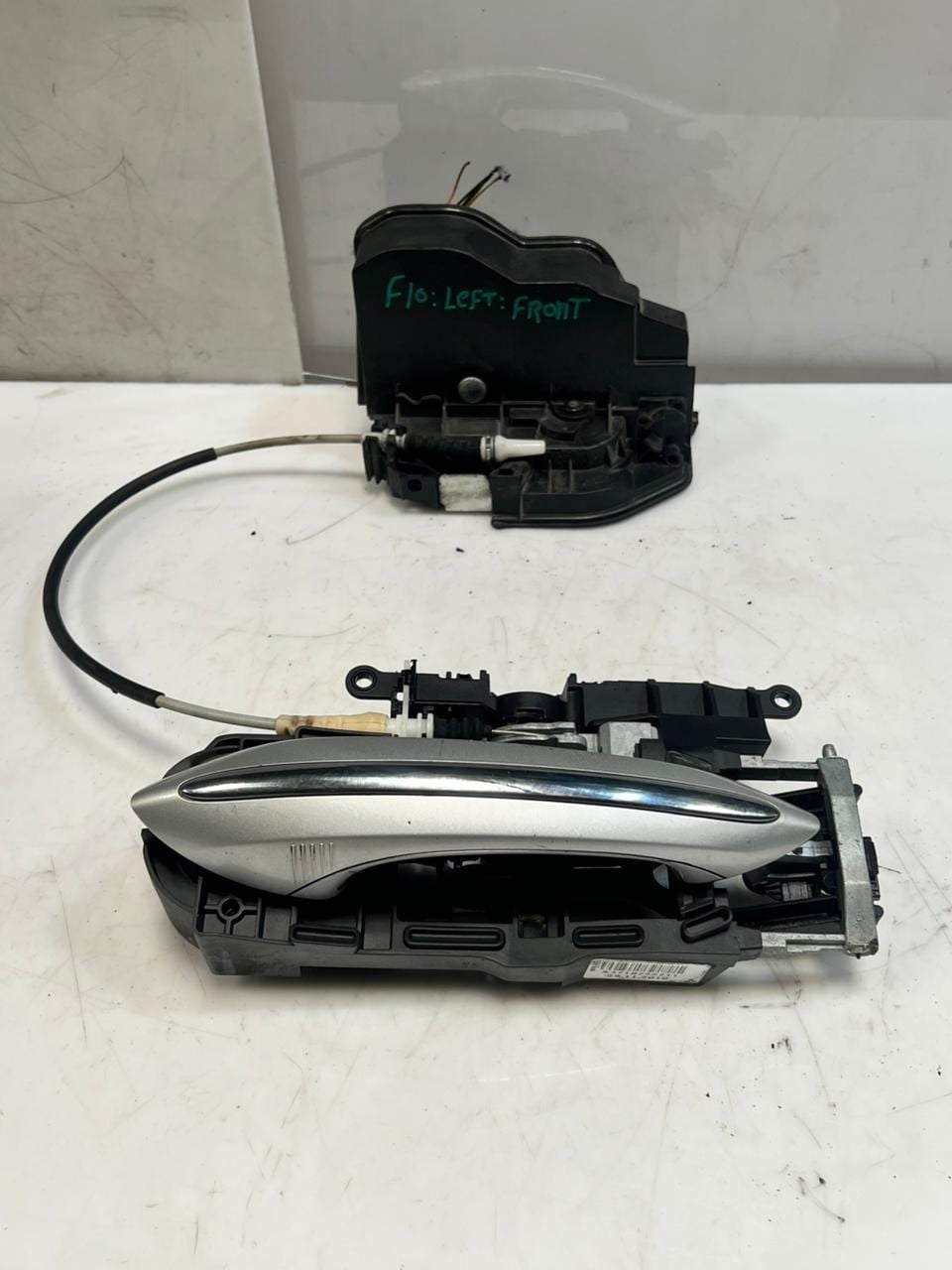 BMW F10 5' F11 GT F07 F01 LEFT REAR Exterior Door Handle Bracket Left 7187227