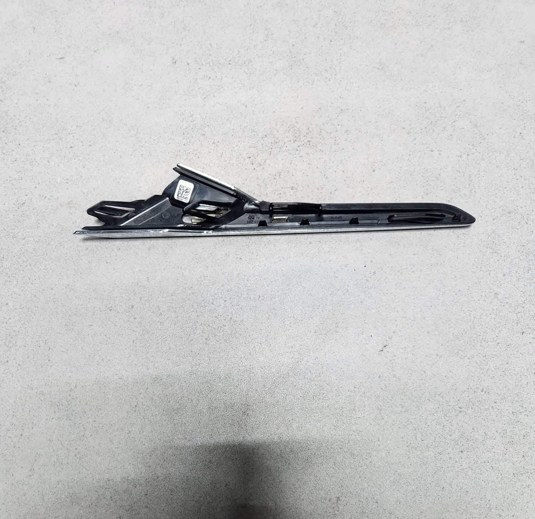 2016-2023 BMW M5 Fender Trim left front  Molding 8063205 M5 F90 