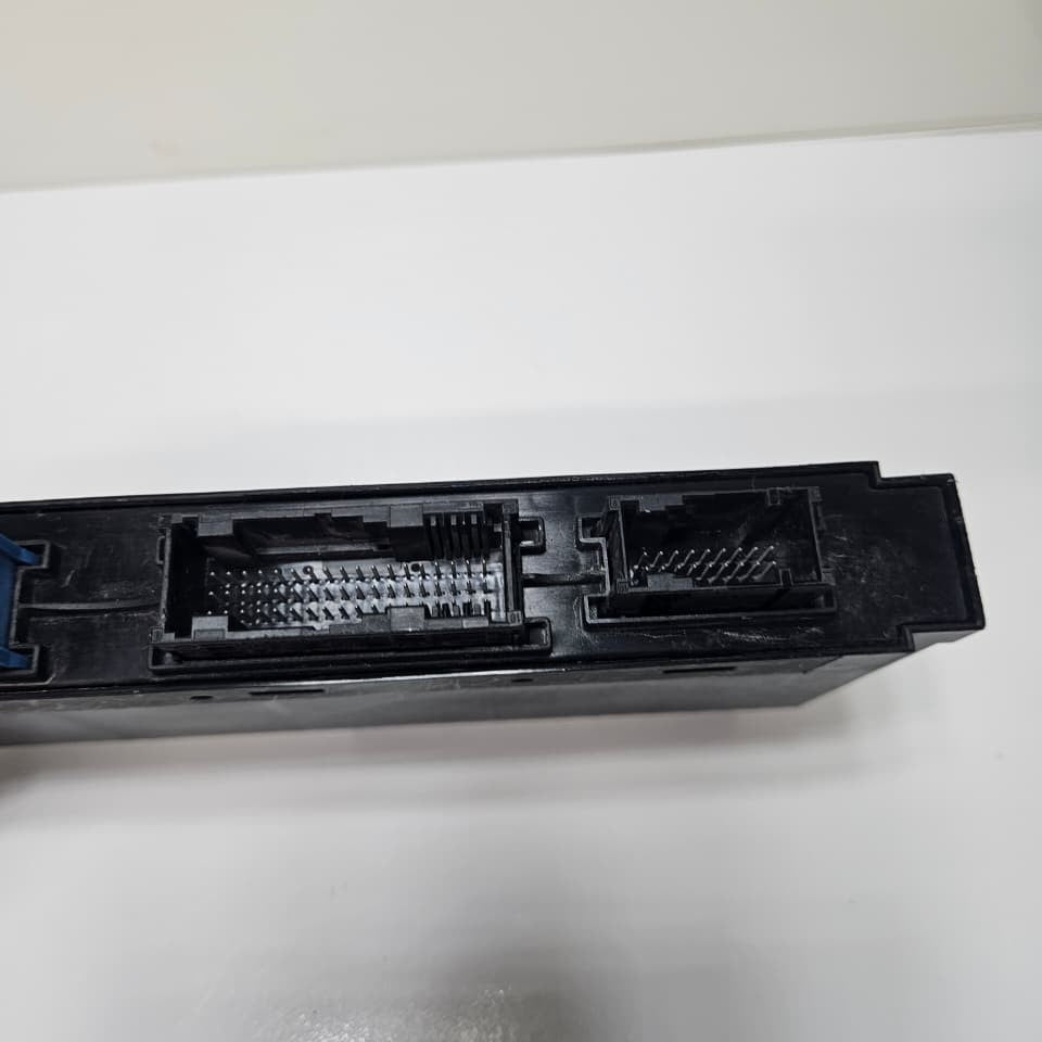 OEM BMW 528i 535i 550i F10 2013 FUSE BOX GENERAL CONTROL MODULE V5 9267455