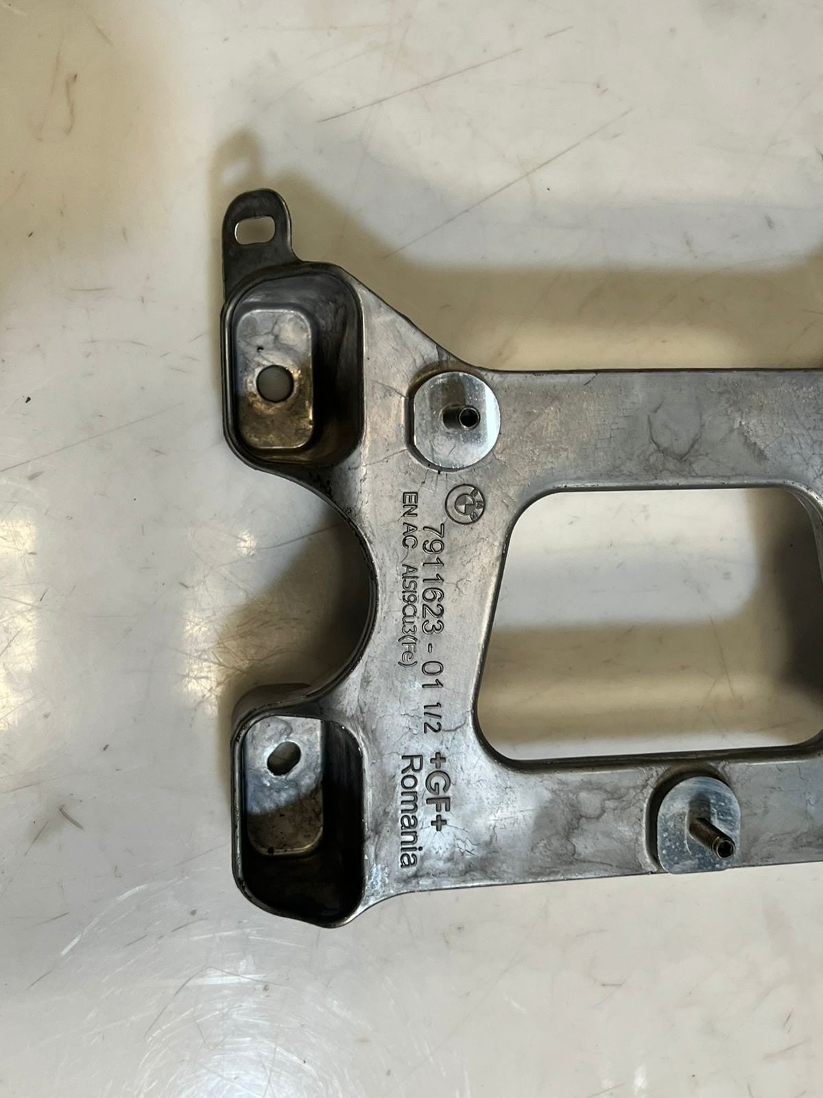 2023-2024 BMW  iX I20 xDrive Bracket FOR SRS CONTROL UNIT 7911623 OEM